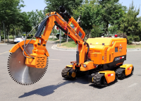 RXR-JM200GD消防破拆救援機(jī)器人 （4履帶、破拆機(jī)械臂、80國(guó)產(chǎn)消防水炮）